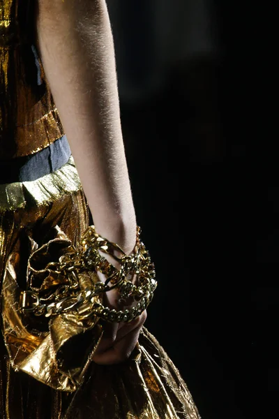 Look 50